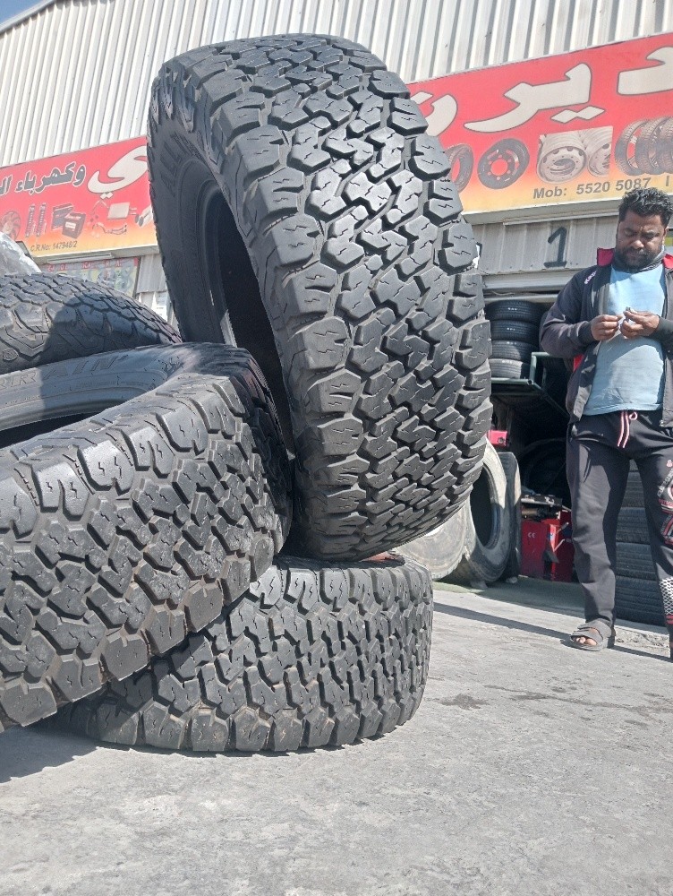 off-road tire  285 70 17 - 2