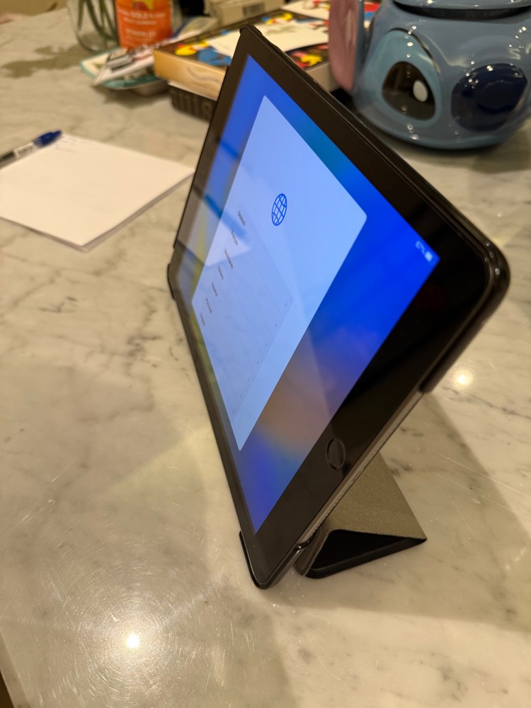iPad 5th generation 32GB WiFi - 2