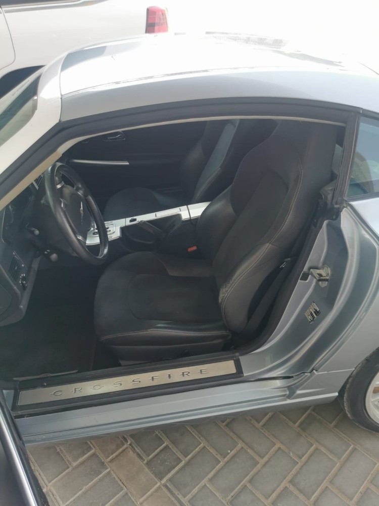 2005 Chrysler Crossfire SRT6 - 8