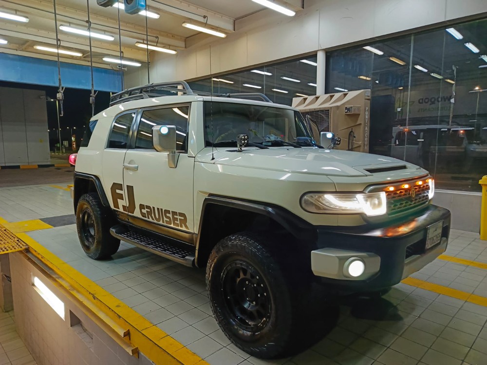 FJ CRUISER - 8