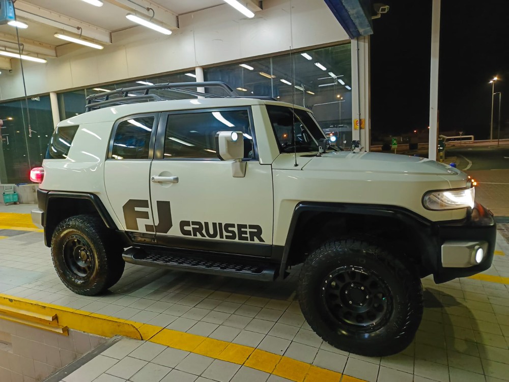 FJ CRUISER - 7
