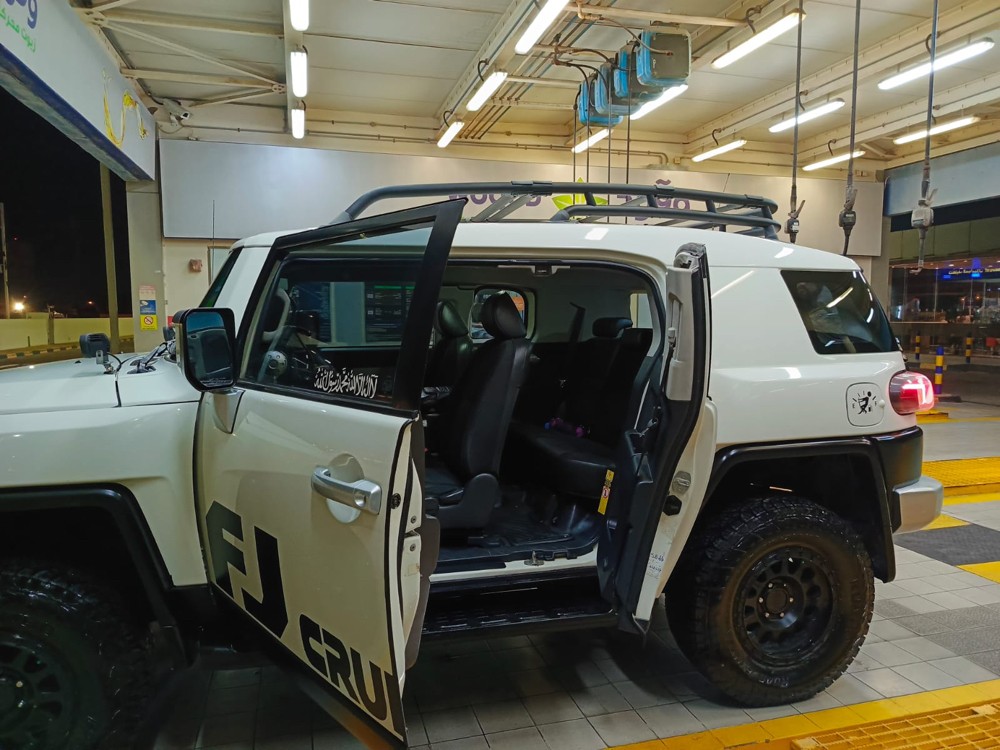 FJ CRUISER - 1