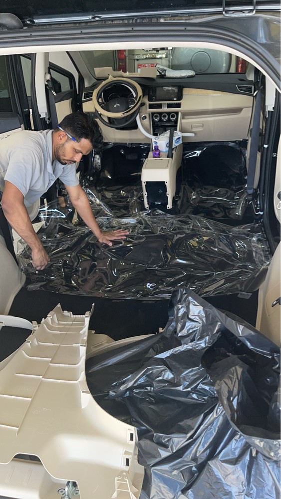 Upholstery car warker - 11