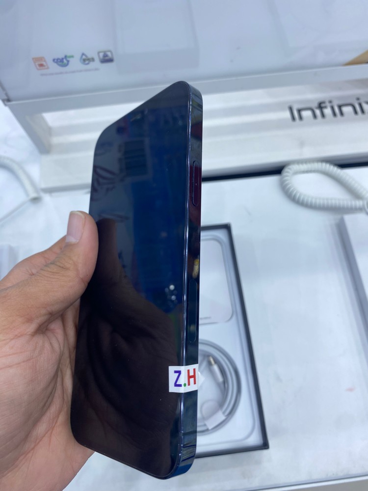 iPhone 12Pro 256GB BLUE - 4