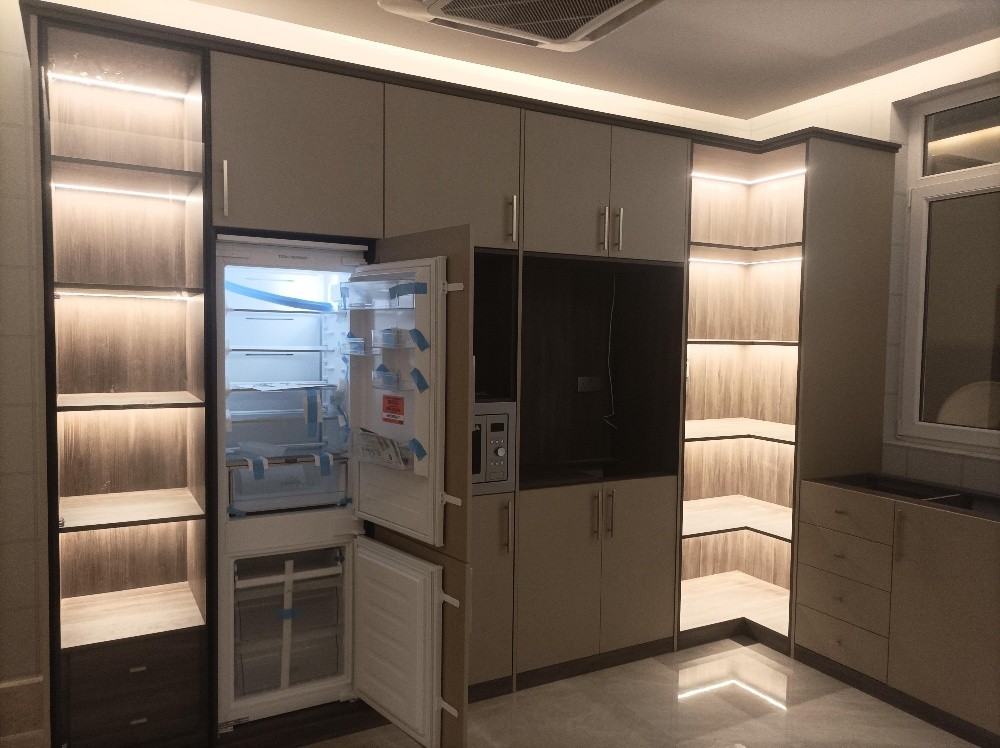 Making wooden cabinets and door - 10