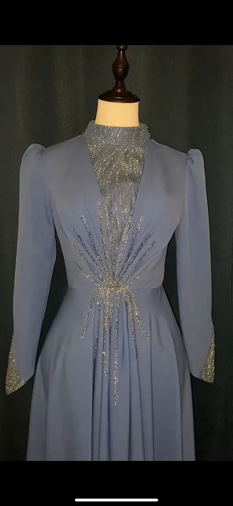Elegant evening dress - 1