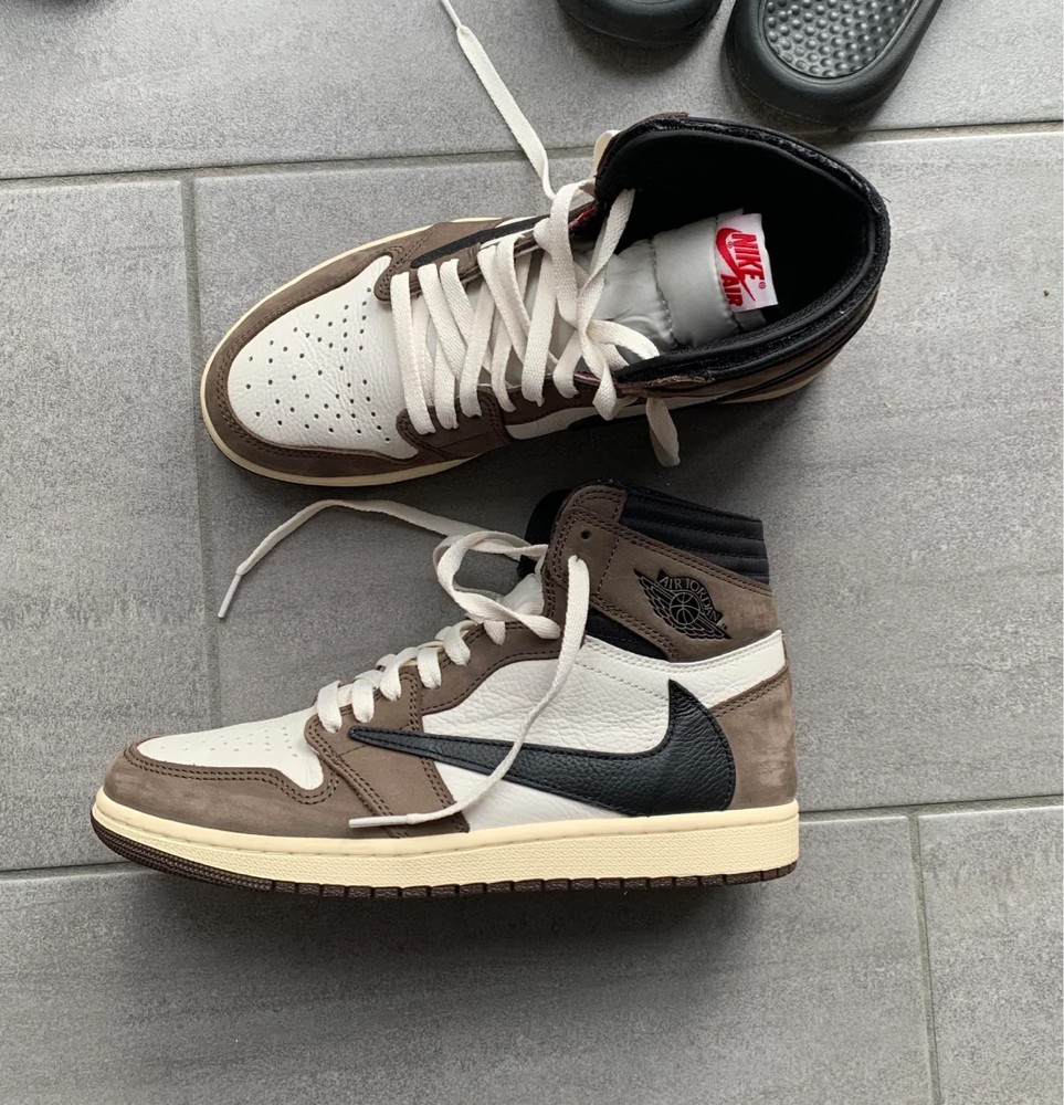 Jordan 1 Travis Scott - 45 - 2