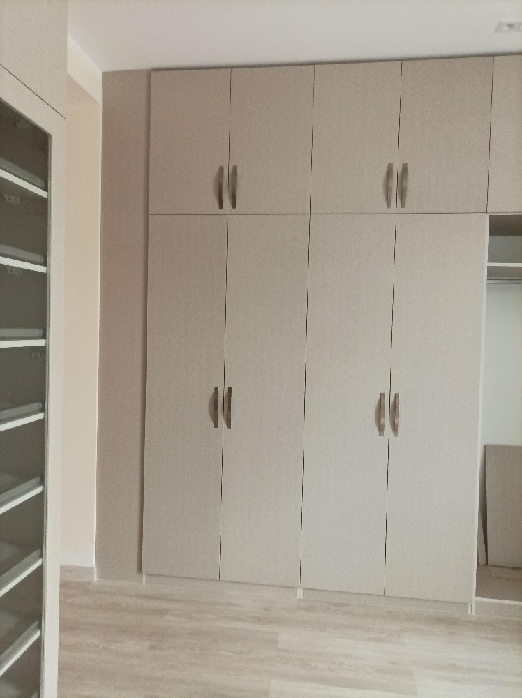 Making wooden cabinets and door - 11