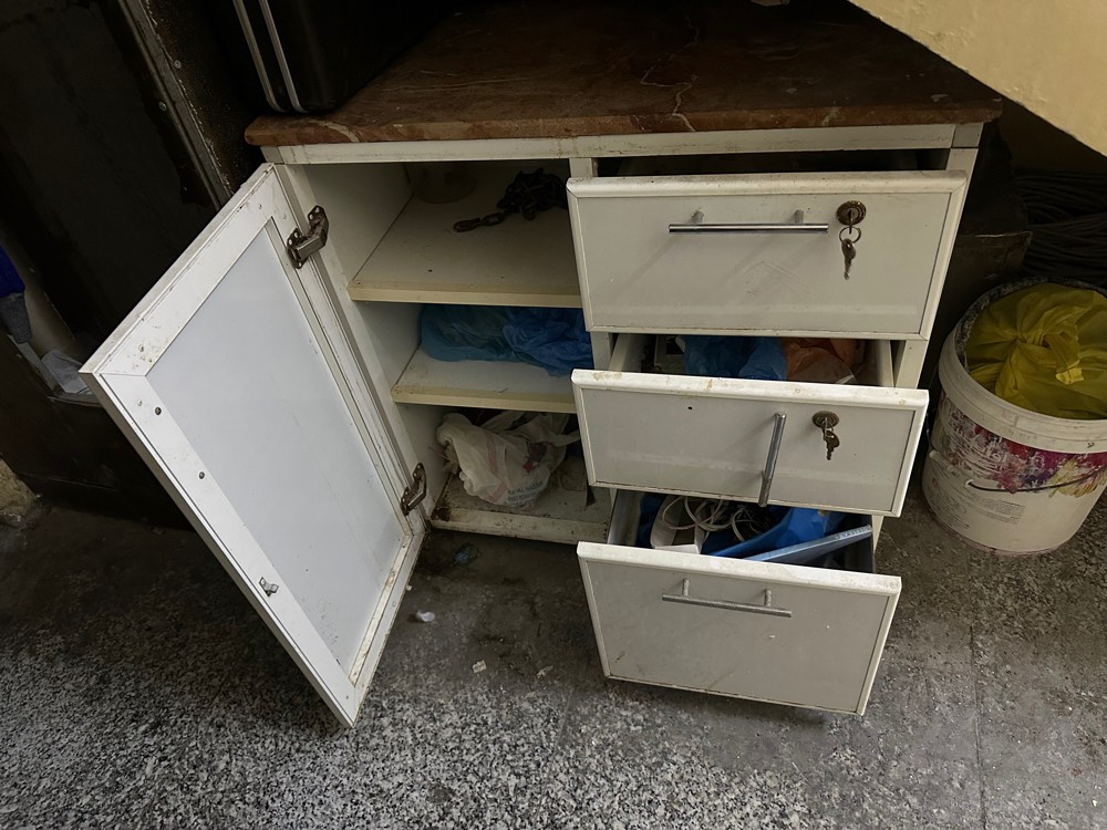 Cash desk (Marble on top) - 1
