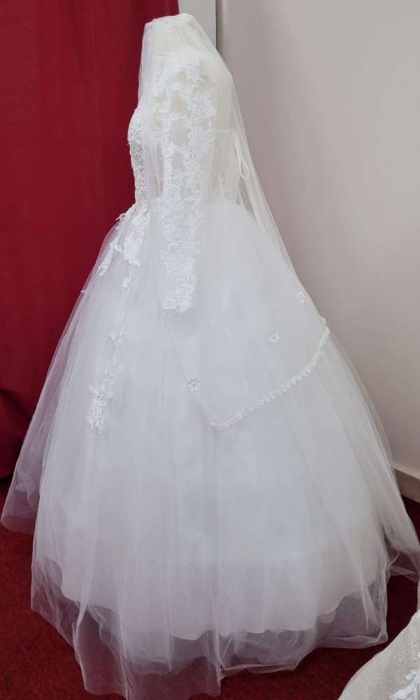 Brand new wedding gown for sale - 7