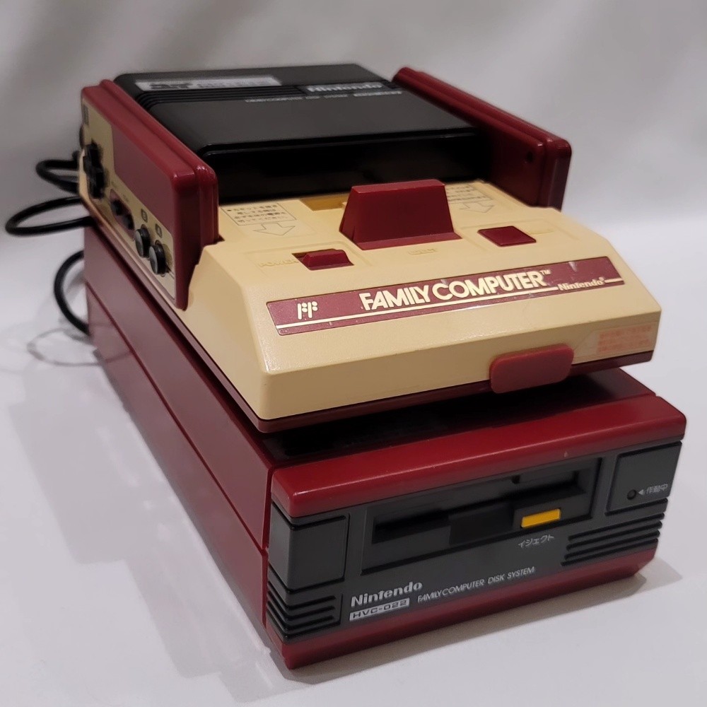 FAMILY COMPUTER + DISK SYSTEM - 1