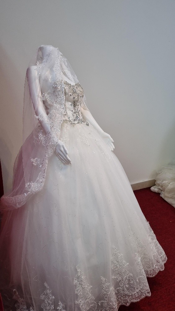 Brand new wedding gown for sale - 5