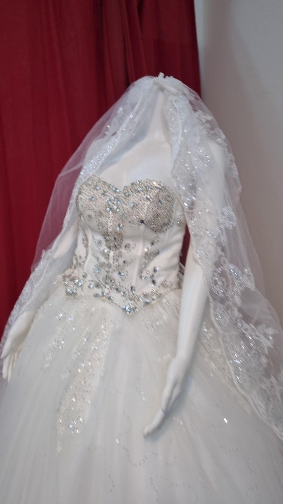 Brand new wedding gown for sale - 1