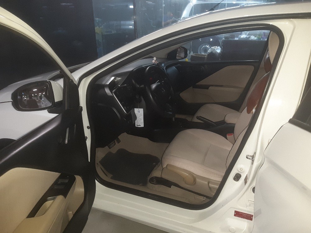Honda city 2017 perfect condition - 8