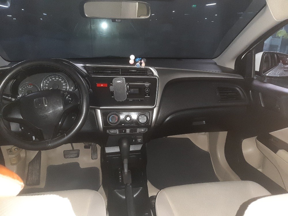 Honda city 2017 perfect condition - 9