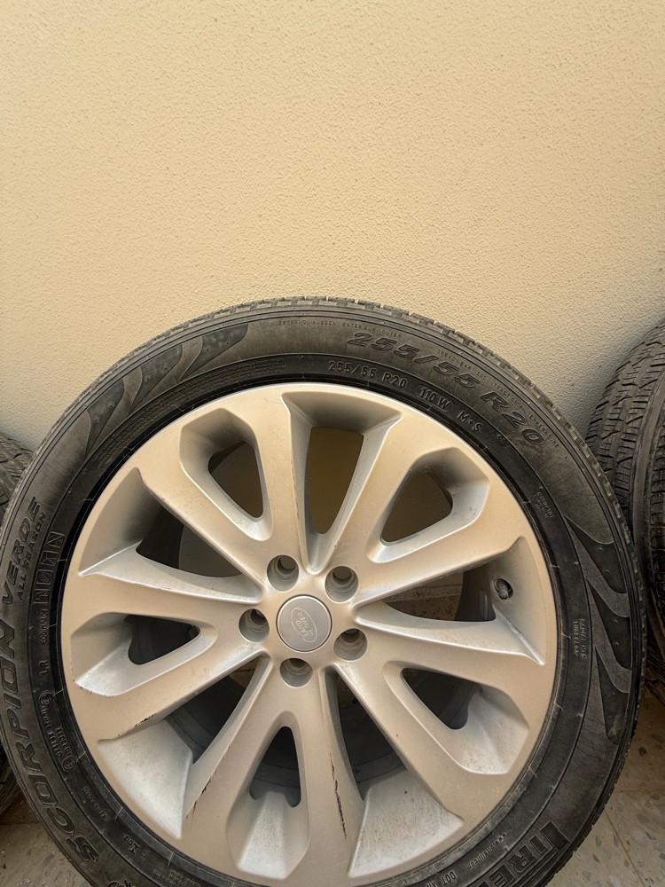Rang Rover Aloy wheel 255/55/20 - 8