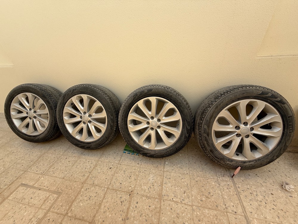 Rang Rover Aloy wheel 255/55/20 - 9