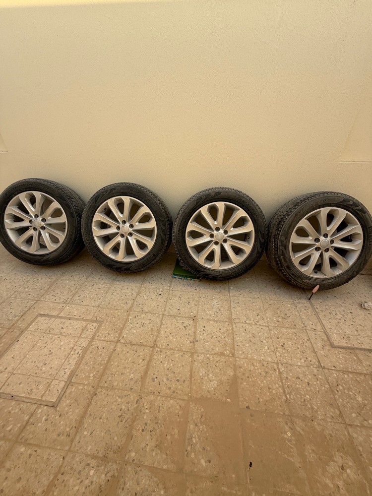 Rang Rover Aloy wheel 255/55/20 - 7