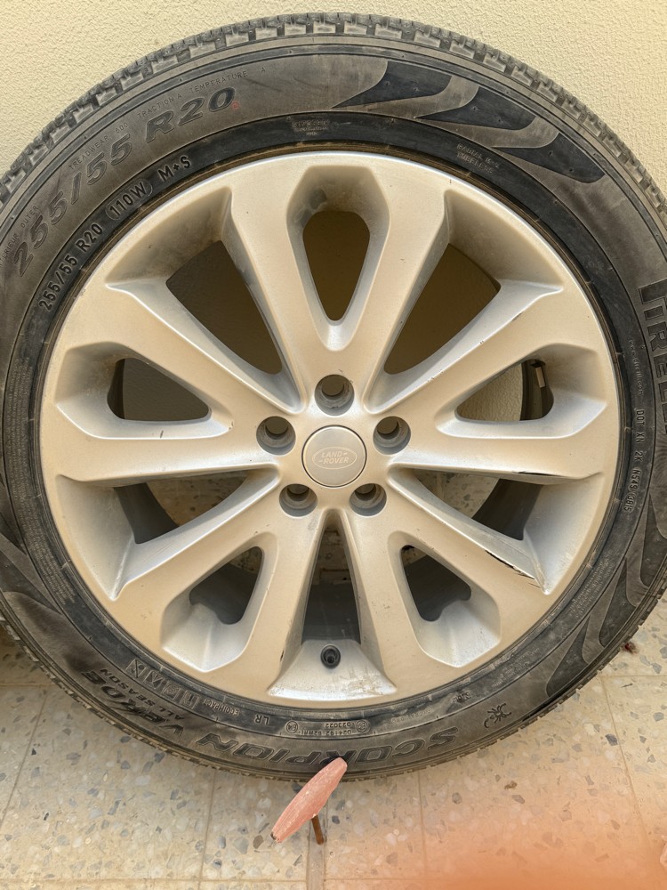 Rang Rover Aloy wheel 255/55/20 - 10