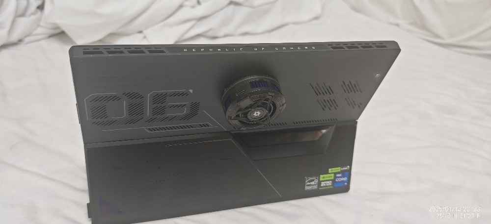 ASUS ROG Flow Z13- Gaming Laptop - 3