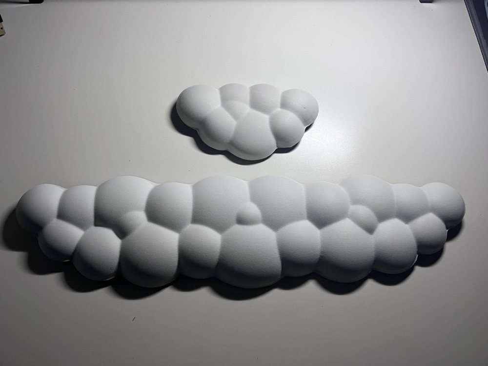 resting clouds for mouse&keyboerd - 1