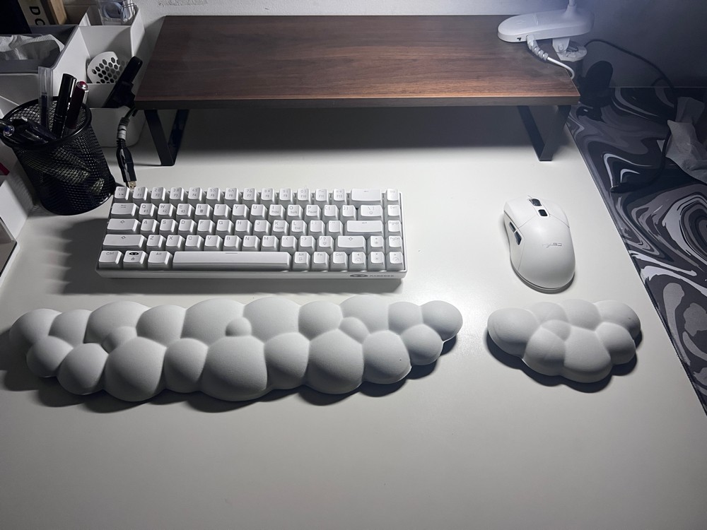 resting clouds for mouse&keyboerd - 4