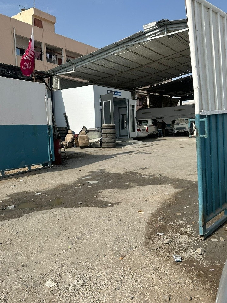 Garage for maintenance and painti - 5
