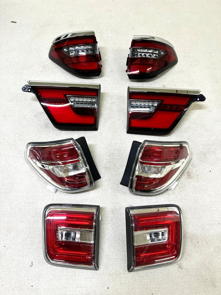 Nissan tail light - 1