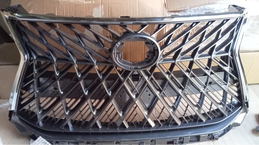 Lexus LX grill - 6