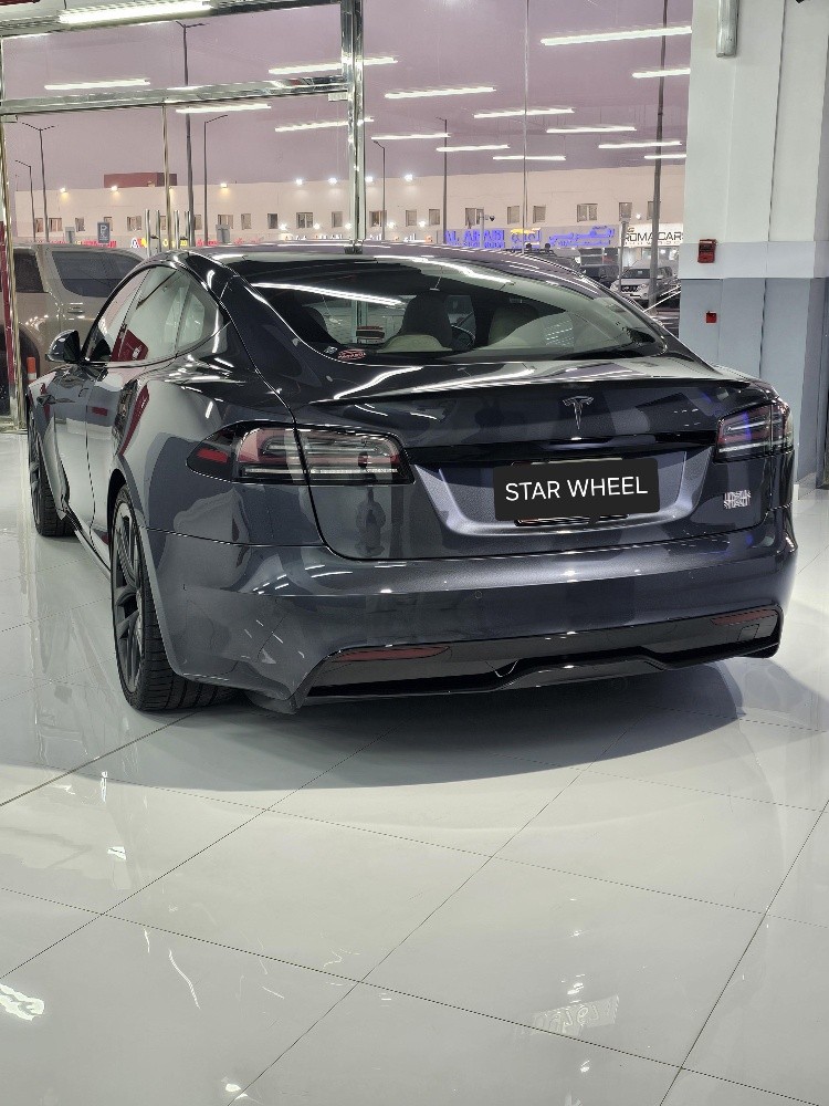 Tesla S Plaid — photo 14 for sale in Qatar