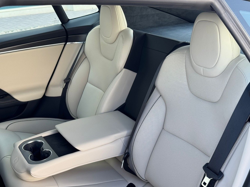 Tesla S Plaid — photo 12 for sale in Qatar