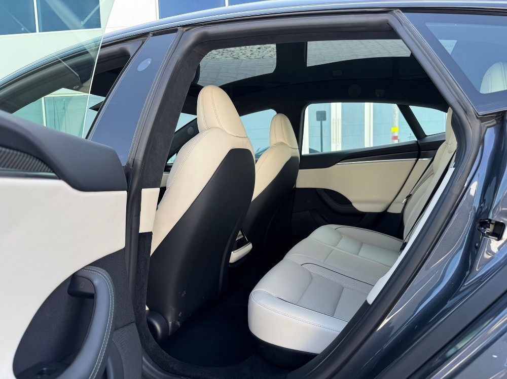 Tesla S Plaid — photo 9 for sale in Qatar