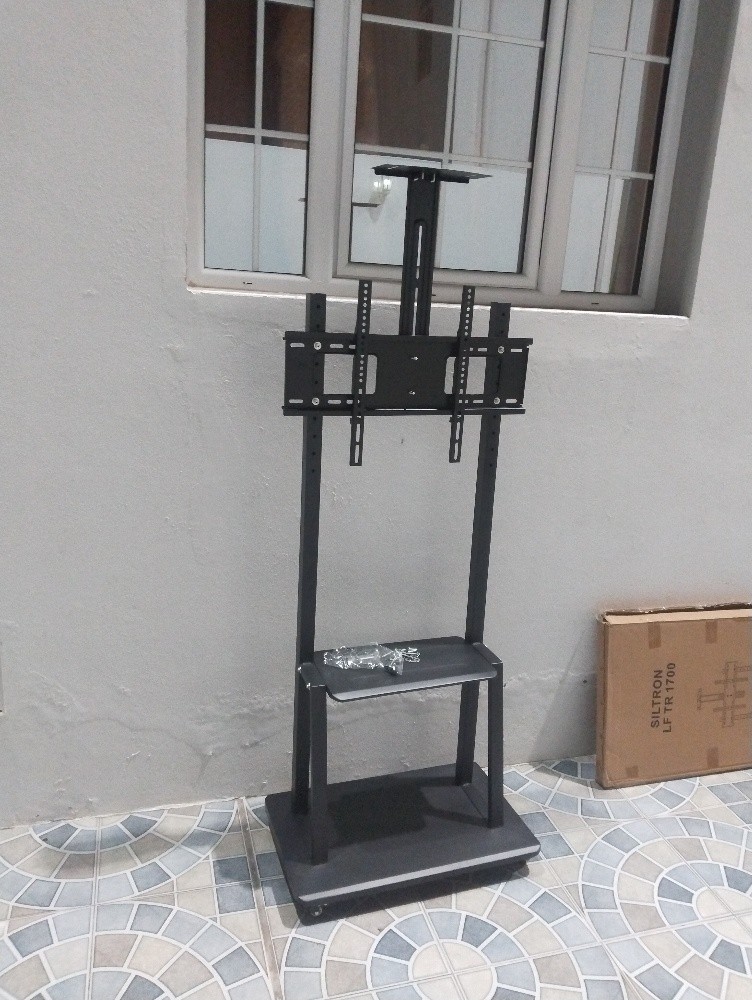 TV stand.receiver remote.sell - 1
