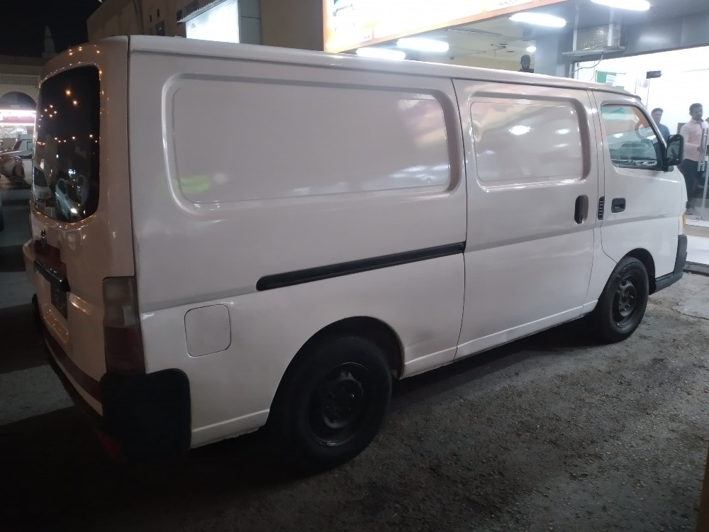 NISSAN URBAN 2007 - 9