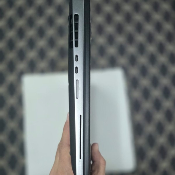 Dell Precision 7530 Laptop - 11
