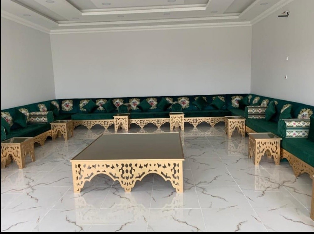 تصنيع وتنجيد الأثاث، وتنجيد الأرا - 1