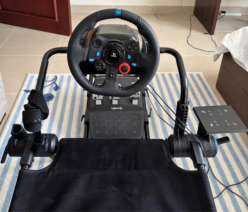 race car simulator with chair - 1