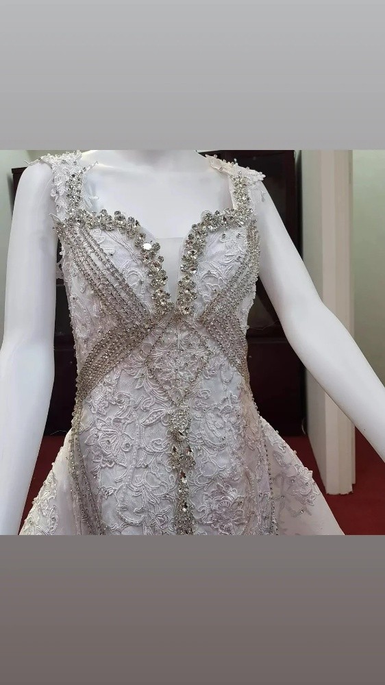 Brand new luxury wedding gown - 4