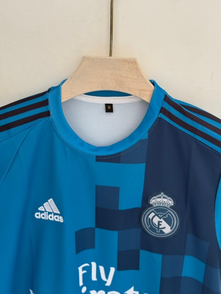 Real Madrid third 2017 - 3