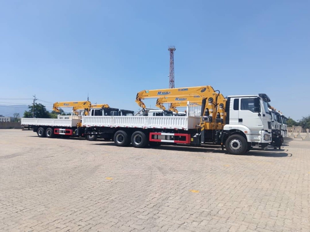 Shacman boom truck 6*4 - 3