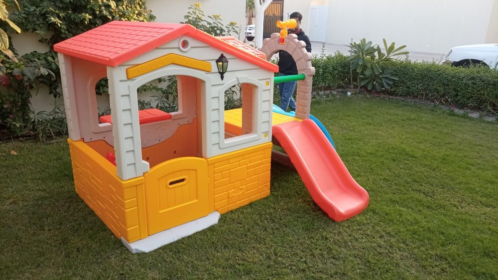 kids play home - 2