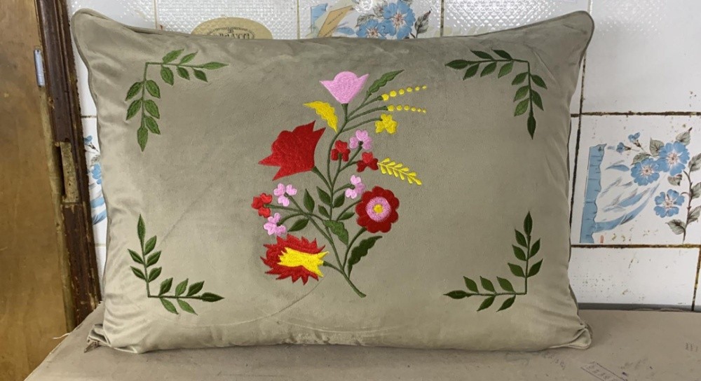 Pillow & Dahar - 4