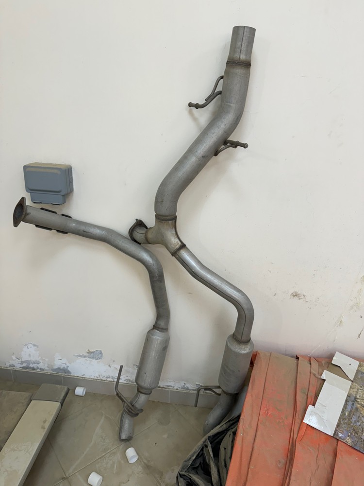 GMC sierra 6.2 down pipe  - 3
