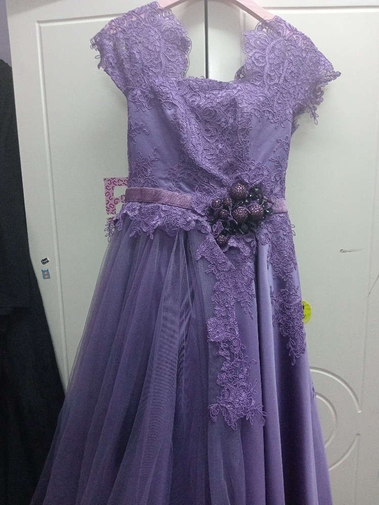 a lot of dresses different sizes - 6