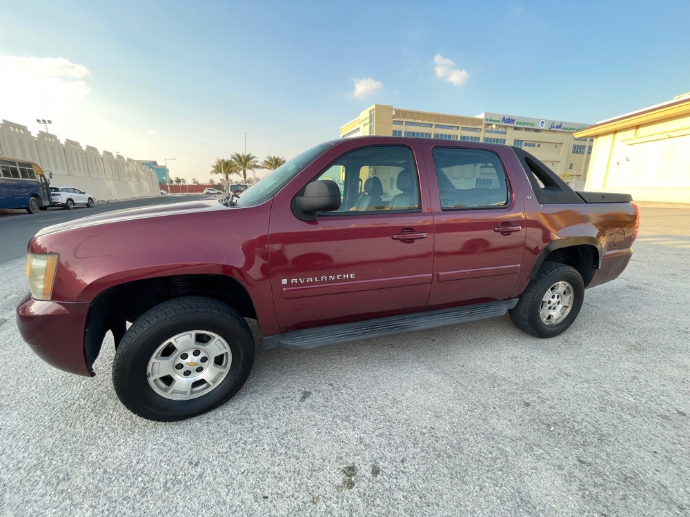 Chevy Avalanche 2009. maroon. - 4
