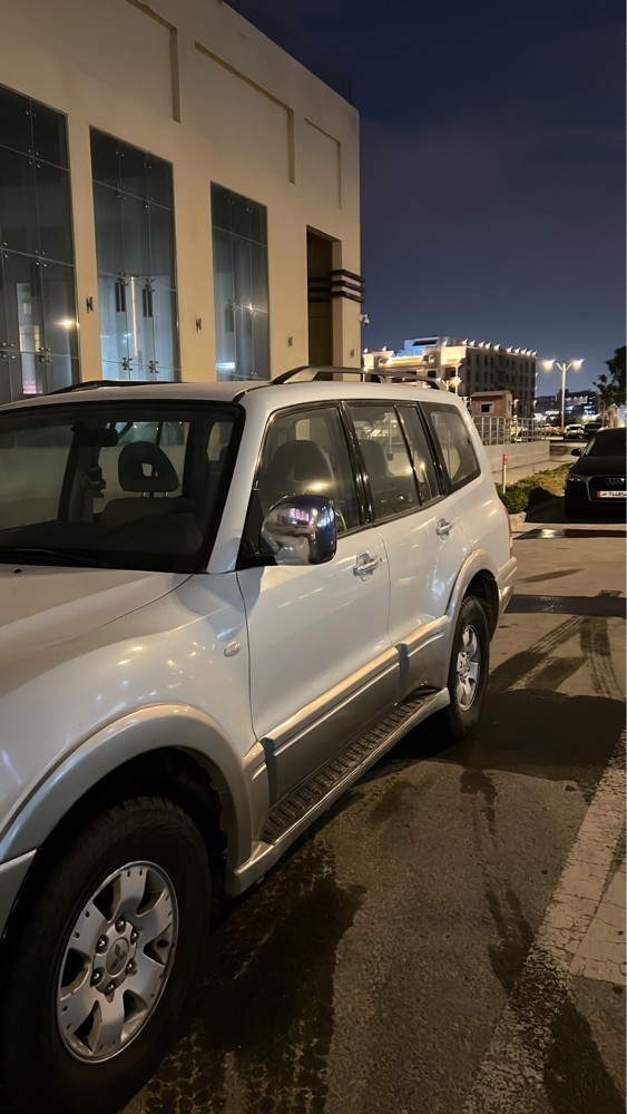 Mitsubishi Pajero  - 2