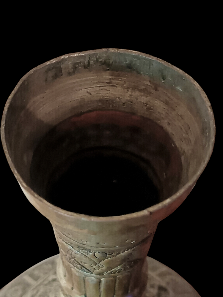 A unique antique Persian vase - 11