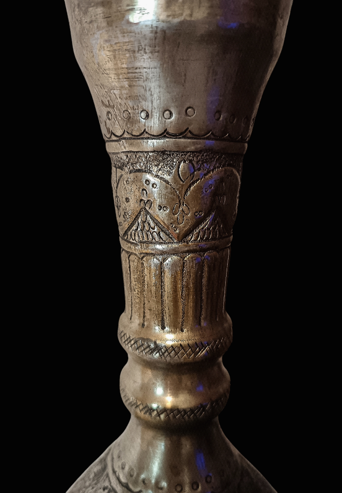 A unique antique Persian vase - 10