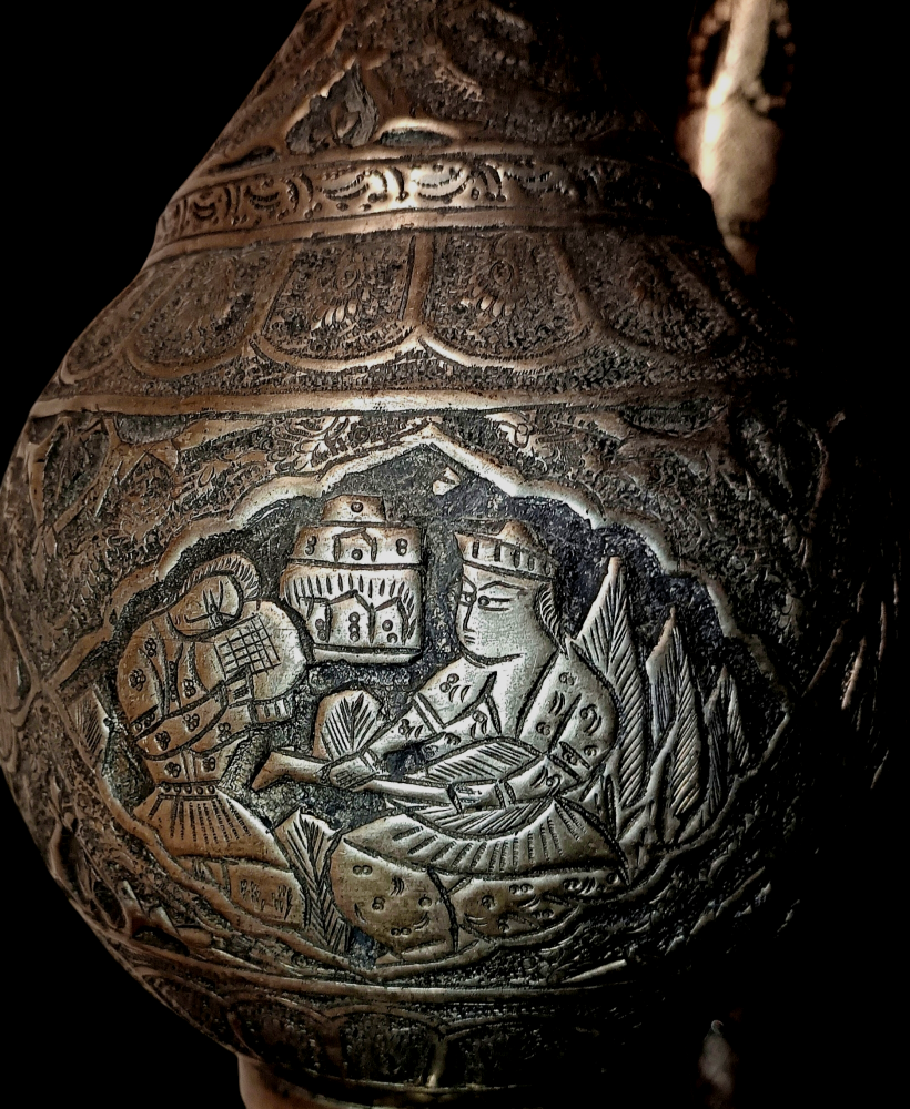 A unique antique Persian vase - 2