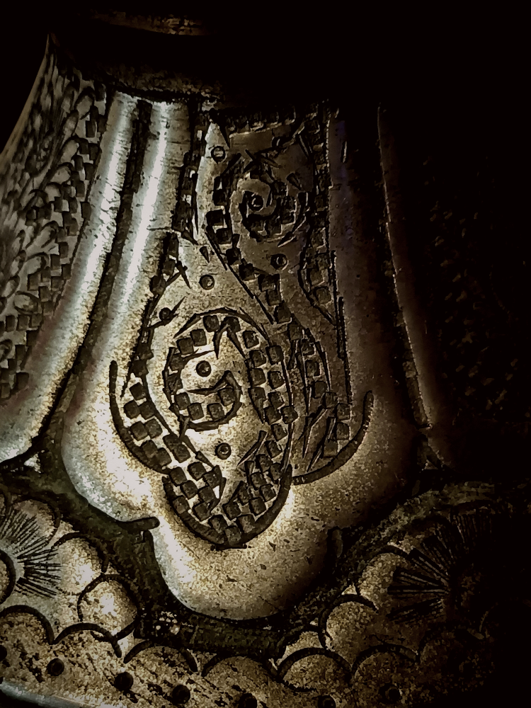 A unique antique Persian vase - 6